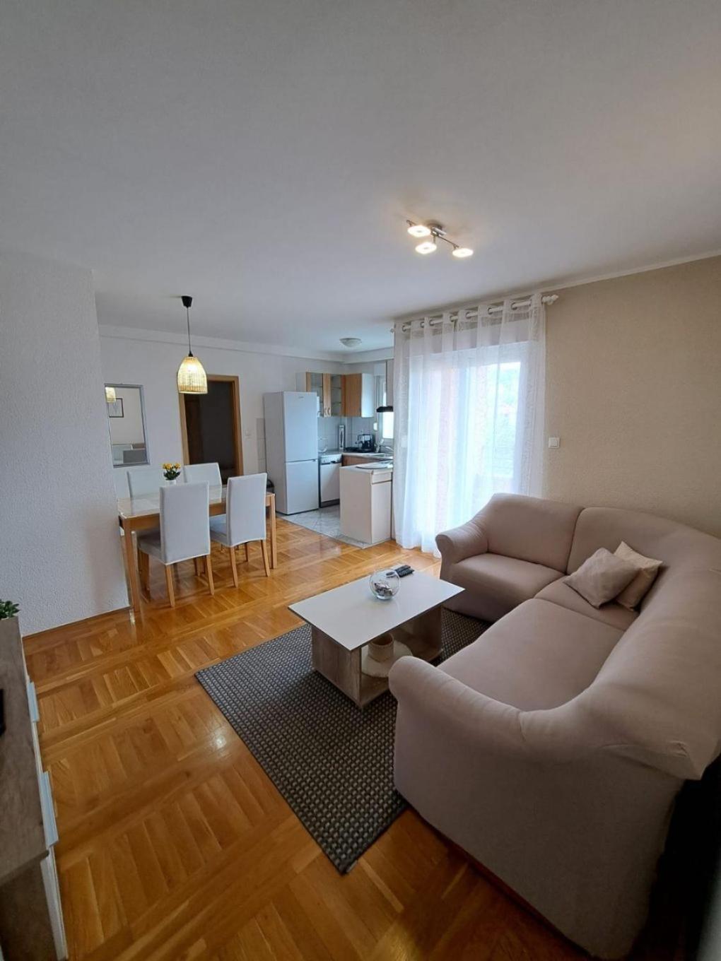 Apartment Slava - Close To The Mall Сплит Екстериор снимка